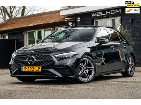 Mercedes-Benz A-klasse 200 AMG Line Panoramadak I Adaptive Cruise I 360 I HeadUp I Memory I Sfeerver