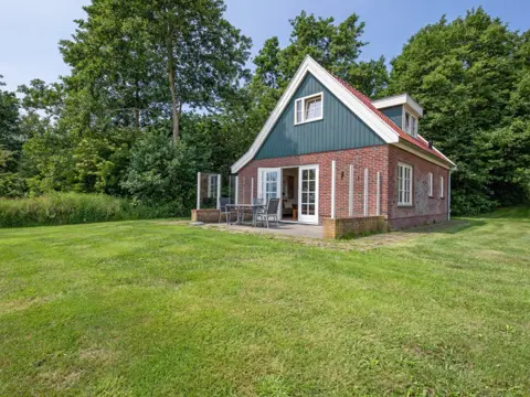 Mooi vrijstaand vakantiehuis aan de rand van het bos nabij Den Burg