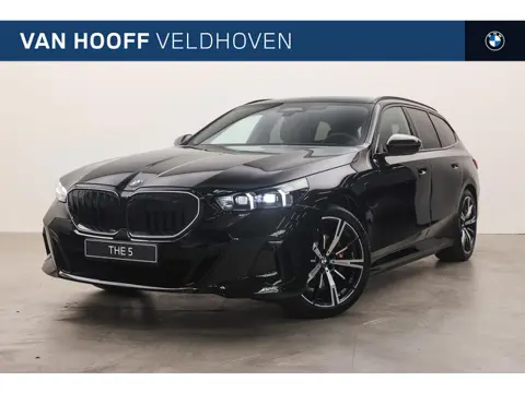 BMW 5 Serie Touring 530e M Sport Automaat / Panoramadak / Trekhaak / Comfortstoelen / Adaptieve LED 