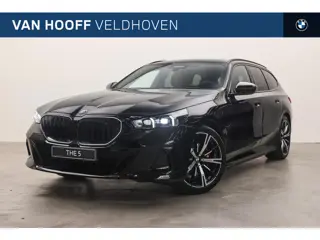 BMW 5 Serie Touring 530e M Sport Automaat / Panoramadak / Trekhaak / Comfortstoelen / Adaptieve LED 