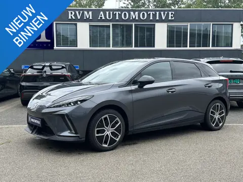 MG MG4 Electric Luxury 64 kWh SOH 96%|360 CAMERA| 7 JAAR MG GARANTIE T/M 02-2031| ELEK. STOEL| DODE 