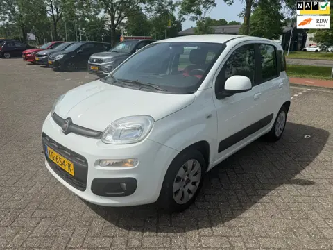 Fiat Panda 0.9 TwinAir Lounge / NAP / APK / AIRCO / 2 SLEUTELS / 5 DRS / BOEKJES / ZEER NETTE AUTO!!