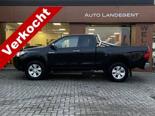 Toyota Hilux 2.4 D-4D-F Xtra Cab Professional | 3500 KG Trekgewicht | Ex BTW | Navigatie | Rollbar+ 