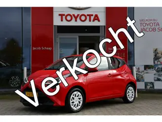 Toyota Aygo 1.0 VVT-i x-play Automaat 73pk | Apple Carplay / Android Auto | Dealer onderhouden | Ach