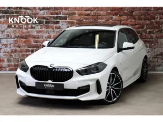 BMW 1-serie 118i High Executive M Sport Pakket Automaat / Live Cockpit Professional / Panoramadak / 