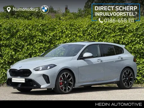 BMW 1-serie 120 | M-Pro | Sport rem rood | Panorama | Harman/kardon | Getint glas | Camera