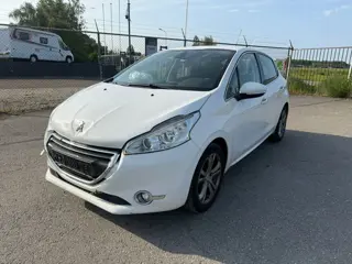 Peugeot 208 1.2 PureTech Blue Lease Executive