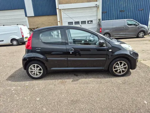 Peugeot 107 1.0-12V XS airco/5 deurs/ apk 22-7-2027