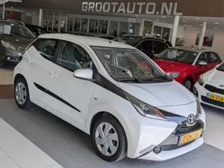 Toyota Aygo 1.0 VVT-i x-play Airco, Stuurbekrachtiging