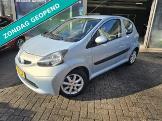 Toyota Aygo 1.0-12V + | AUTOMAAT | 2E EIGENAAR | 12MND GARANTIE | ELEC PAKKET | LMV |