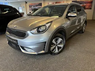 Kia Niro 1.6 GDi Hybrid DynamicPlusLine trekhaak, stuur en stoel verwarming, leder, navigatie