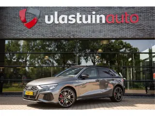 Audi A3 Sportback 45 TFSI e S edition Competition , Panoramadak, Adap. cruise, Bang&Olufsen, Sfeerve