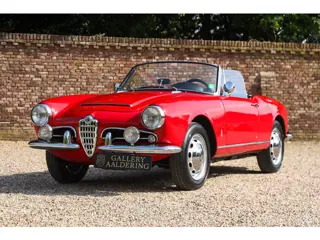 Alfa Romeo Giulia 1600 Spider "Restored and rebuilt" It was completely restored at the time by a wel