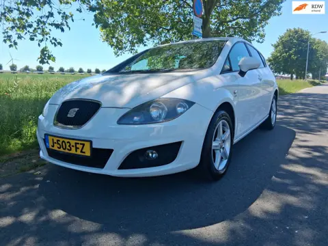 Seat Leon 1.2 TSI Ecomotive Style / Nieuwe ketting ! / Apk 2027