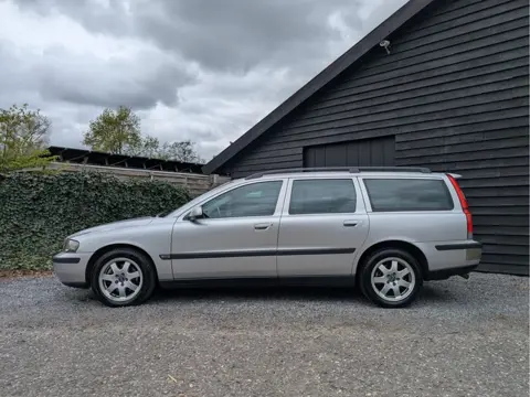 Volvo V70 2.4 T Comfort Line (bj 2001, automaat)