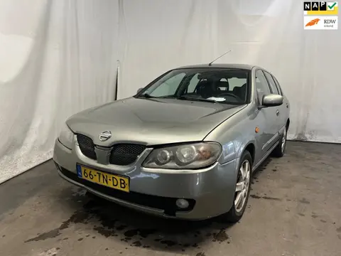 Nissan Almera 1.5 Visia - Schade