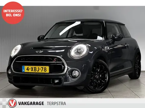 MINI 3-deurs 2.0 Cooper S/ NL AUTO!/ 192pk!/ LMV/ LED Koplampen/ Keyless-GO/ Groot Navi/ Dakspoiler/