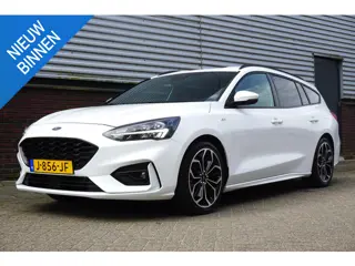 Ford Focus Wagon 1.0 EcoB. ST Line Business/B&O/18INCH/Winterpack/ LED Koplampen.