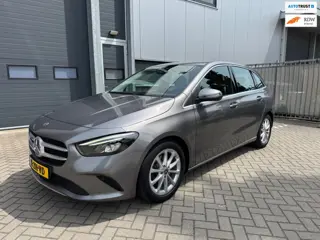 Mercedes-Benz B-klasse 200 Premium, Widescreen, Navi, Camera, Trekhaak, LED, Etc.