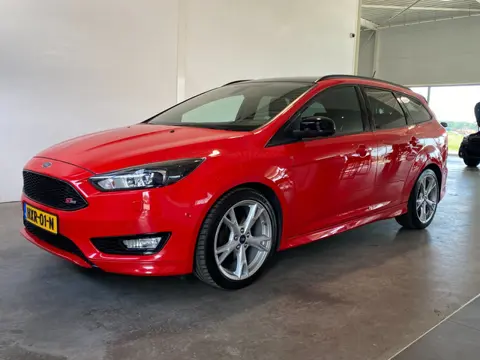 Ford Focus Wagon 1.0 EcoBoost 140PK ST-line