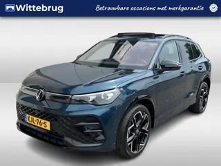 Volkswagen Tiguan 1.5 eHybrid R-Line Edition / AUTOMAAT/ 272 PK/ GARANTIE TM 06-2030/ PANO/ TREKHAAK