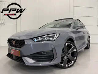 CUPRA Leon 1.4 e-Hybrid VZ Copper Edition 25.893KM/PANO/SFEER/LED/ACC/ADAPTIVE-ONDERSTEL/CARPLAY/KEY