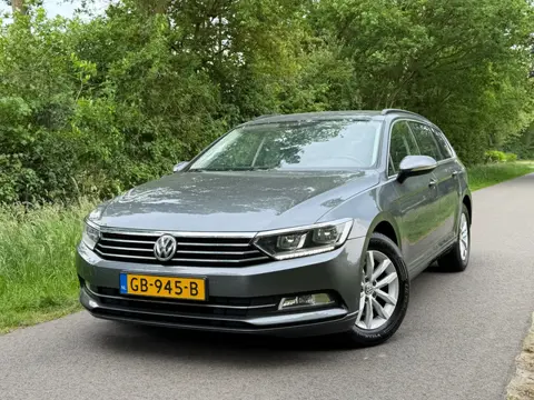 Volkswagen Passat Variant 1.4 TSI Comfortline | Cruise + Airco + Navi Nu € 9.999,-!!!