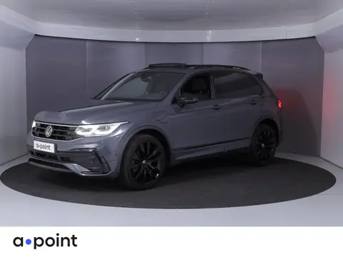 Volkswagen Tiguan 1.4 TSI eHybrid R-Line Business 245 pk Automaat (DSG) | Navigatie | Panoramadak | 
