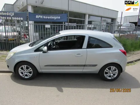 Opel Corsa 1.4-16V White Edition,airco,cruise controle