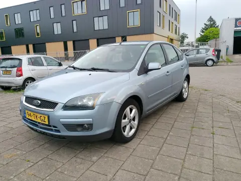 FORD FOCUS 2.0-16V TITANIUM