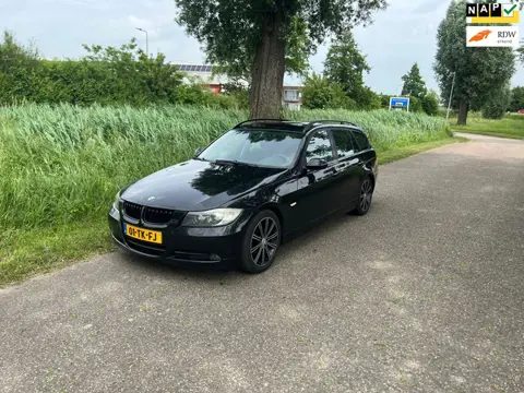 BMW 3-serie Touring 320i High Executive Automaat Airco Cruise Pdc Achter