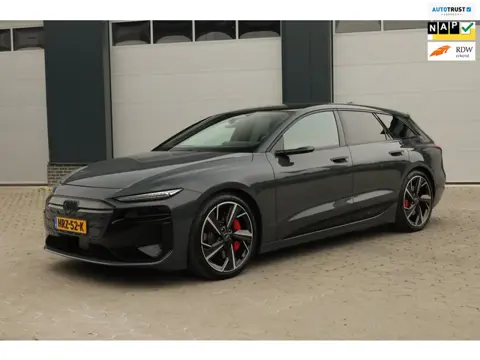 Audi A6 Avant e-tron S6 100 kWh Pano B&O Softclose Bijrijderscherm Trekhaak