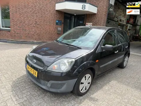 Ford Fiesta 1.3-8V Champion / 5 deurs / airco / bj.2006 / kleur: zwart / NAP met 193057 km.en APK to