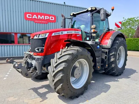 Massey Ferguson 8740S Stage V