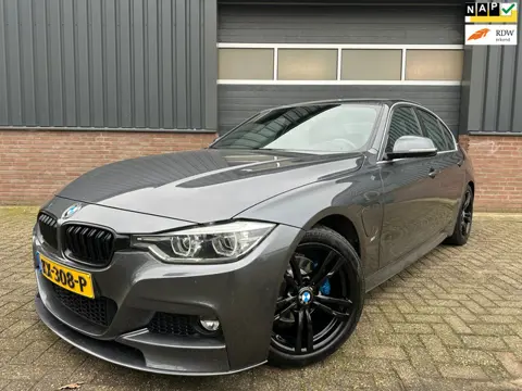 BMW 3-serie 330e Centennial High Executive / Schuifdak