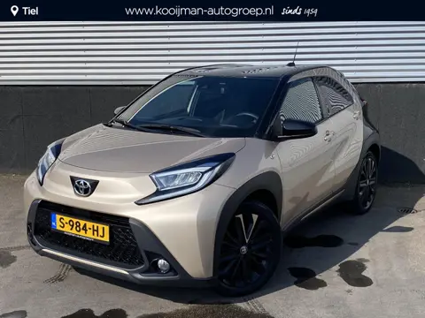 Toyota Aygo X 1.0 VVT-i S-CVT Premium Automaat, NL-auto, 1e eign. JBL, Stoelverwarming, Parkeersenso