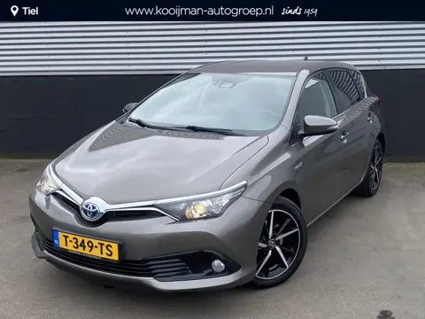 Toyota Auris 1.8 Hybrid Dynamic Navigatie, achteruitrij camera, cruise control, keyless entry- & sta