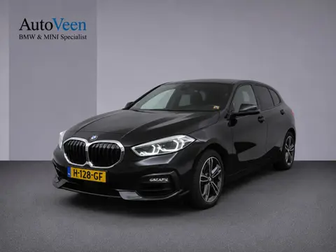 BMW 1-serie 118i Executive Edition (M-SPORT, LED, SFEERVERLICHTING, CAMERA)