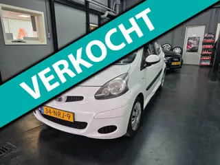 Toyota Aygo 1.0-12V Comfort NAP!!! AIrco!! 5 deuren!!