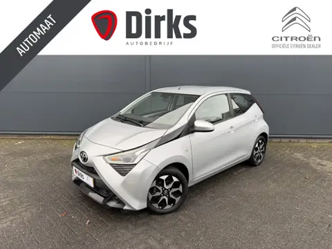 Toyota Aygo 1.0 VVT-i x-play (Camera- Navigatie via APP - Airco - Lichtmetalen velgen - Apple Carpla