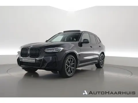 BMW X3 xDrive30e M-Sport | Rijklaar | Elek. Trekhaak | S/K-Dak | Shadowline | Leder | HUD | Stuur-St