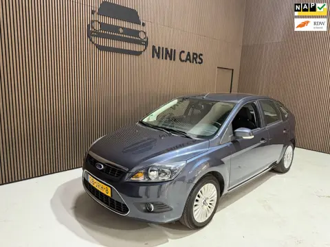 Ford Focus 1.8 Titanium Flexi Fuel Nieuwe apk