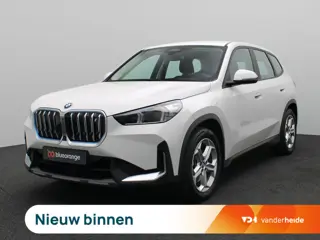 BMW iX1 xDrive30 Launch Edition 67 kWh 313PK Aut. SOH 98,96%, Trekhaak, Keyless, 360gr. Camera, Adap