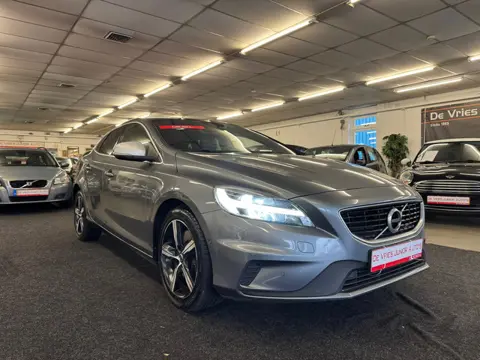 Volvo V40 2.0 D3 R-Design automaat!