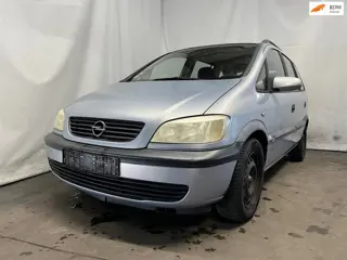 Opel Zafira 1.6-16V Comfort - Schade