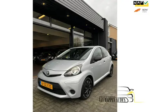 Toyota Aygo 1.0 VVT-i Now / apk 1-2027
