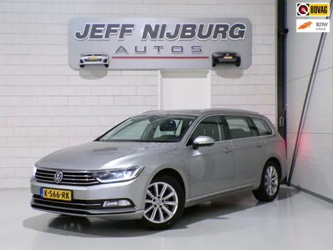 Volkswagen Passat Variant 1.8 TSI DSG Highline 180PK "Automaat" Apple-Carplay Full-LED Adaptive-crui