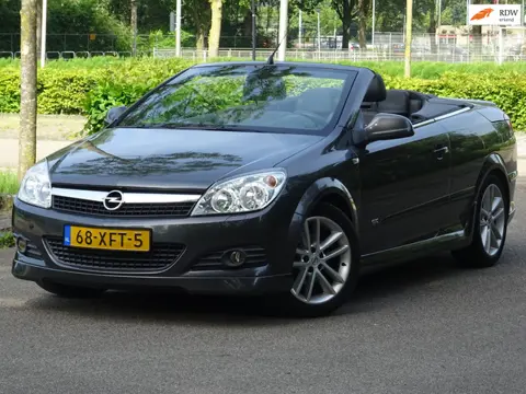 Opel Astra TwinTop 1.8 Cosmo NAP/NAVI/LEER/PDC/CRUIS/KEYLESS