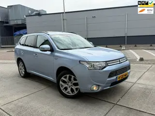 Mitsubishi Outlander 2.0 PHEV Instyle DAK AUTOMAAT APK LEER AUTOMAAT