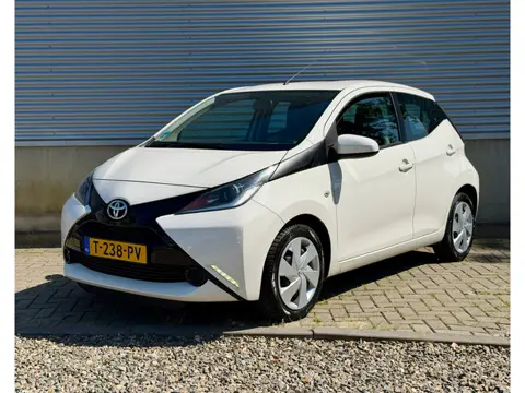Toyota Aygo 1.0 VVT-i x-pure [ 1e eig, Camera, Airco ]